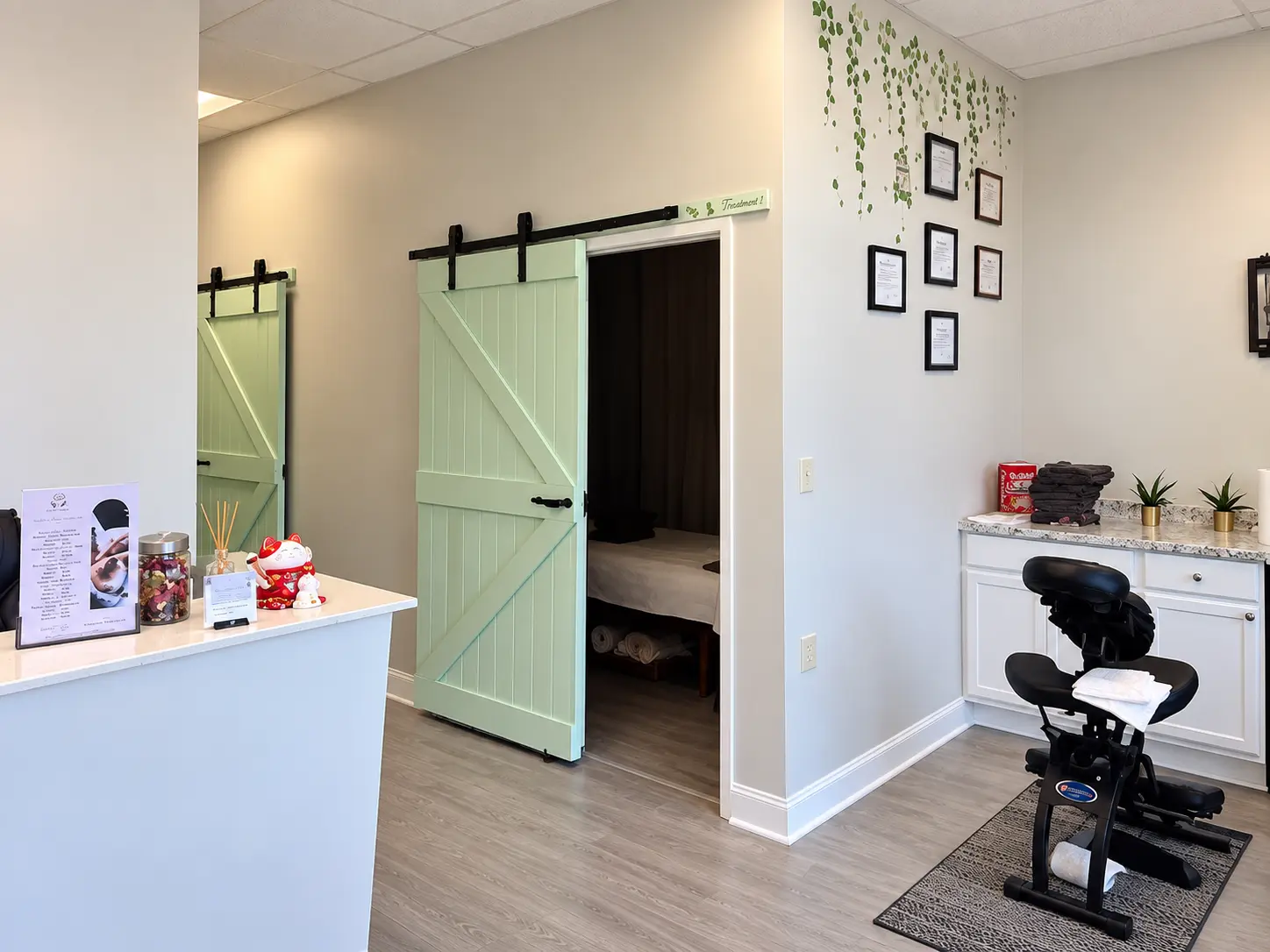 Sun Massage reception and treatment area