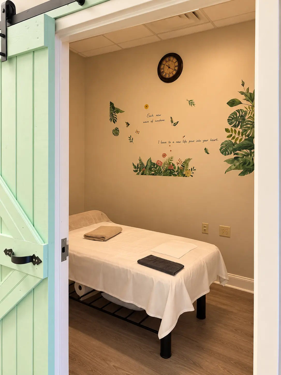 Private garden-themed massage room